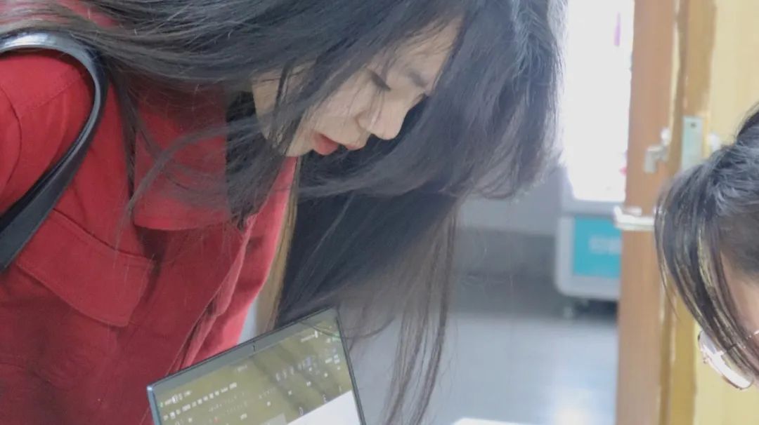 美女1.jpeg